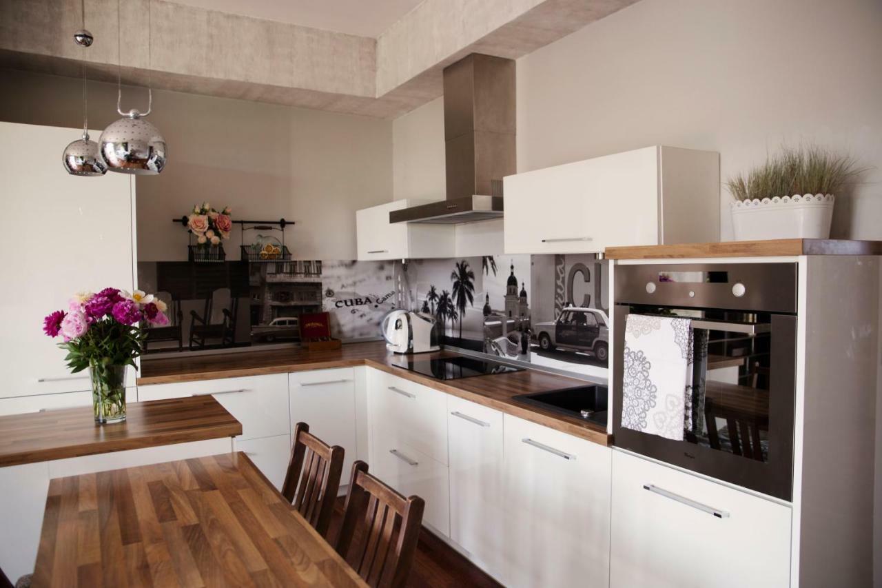 75M2 Apartament Kopernik Z Widokiem Na Jasna Gore Częstochowa Екстериор снимка